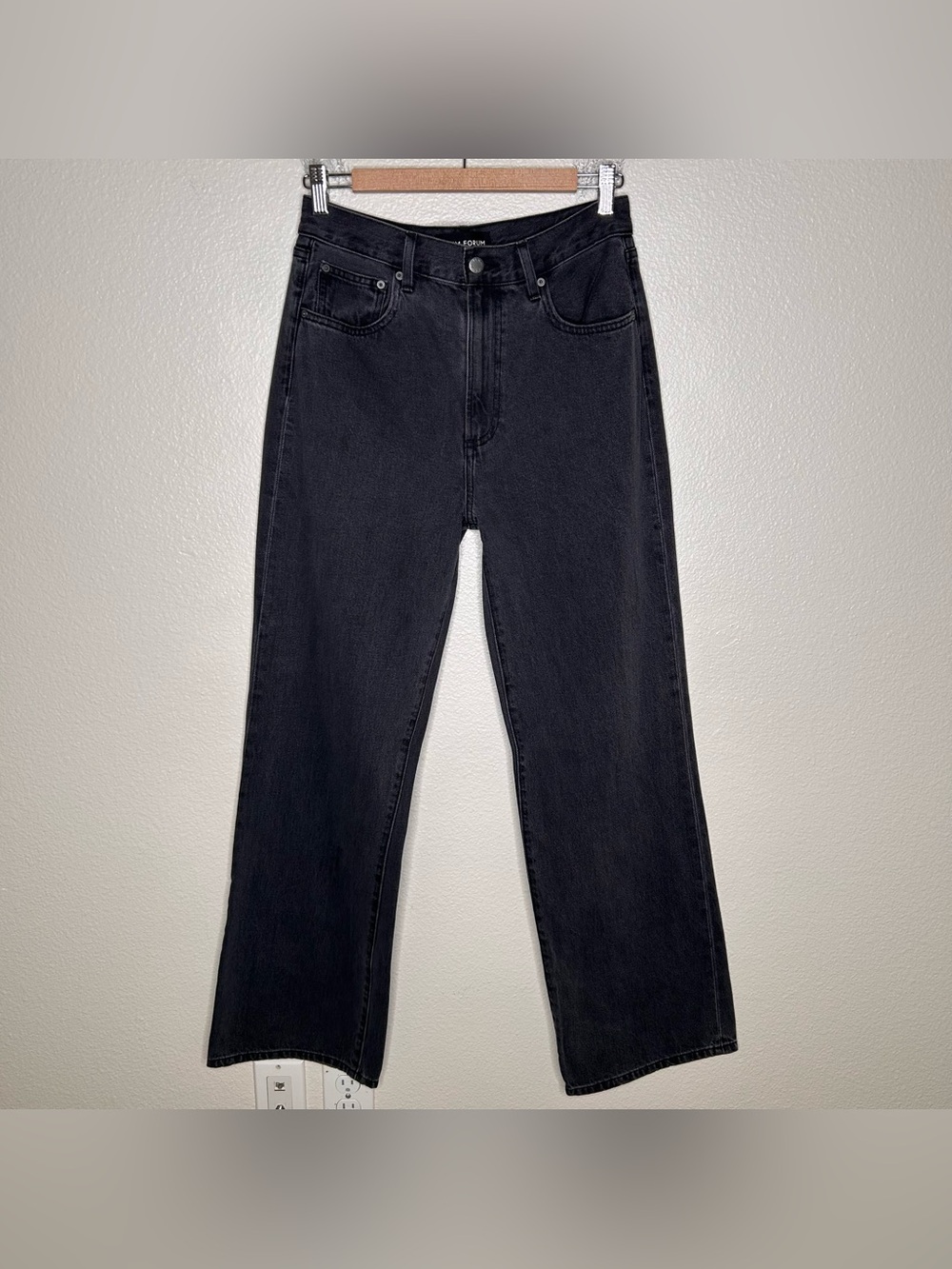 Aritzia Denim Forum The Farrah Hi-Rise Wide jean 27